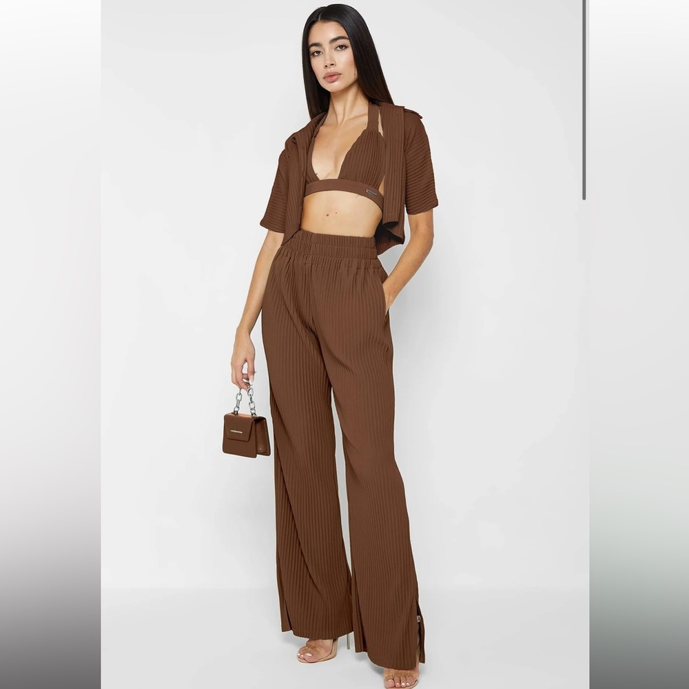 Maniere de Voir brown pleated trousers, size 6, NWT